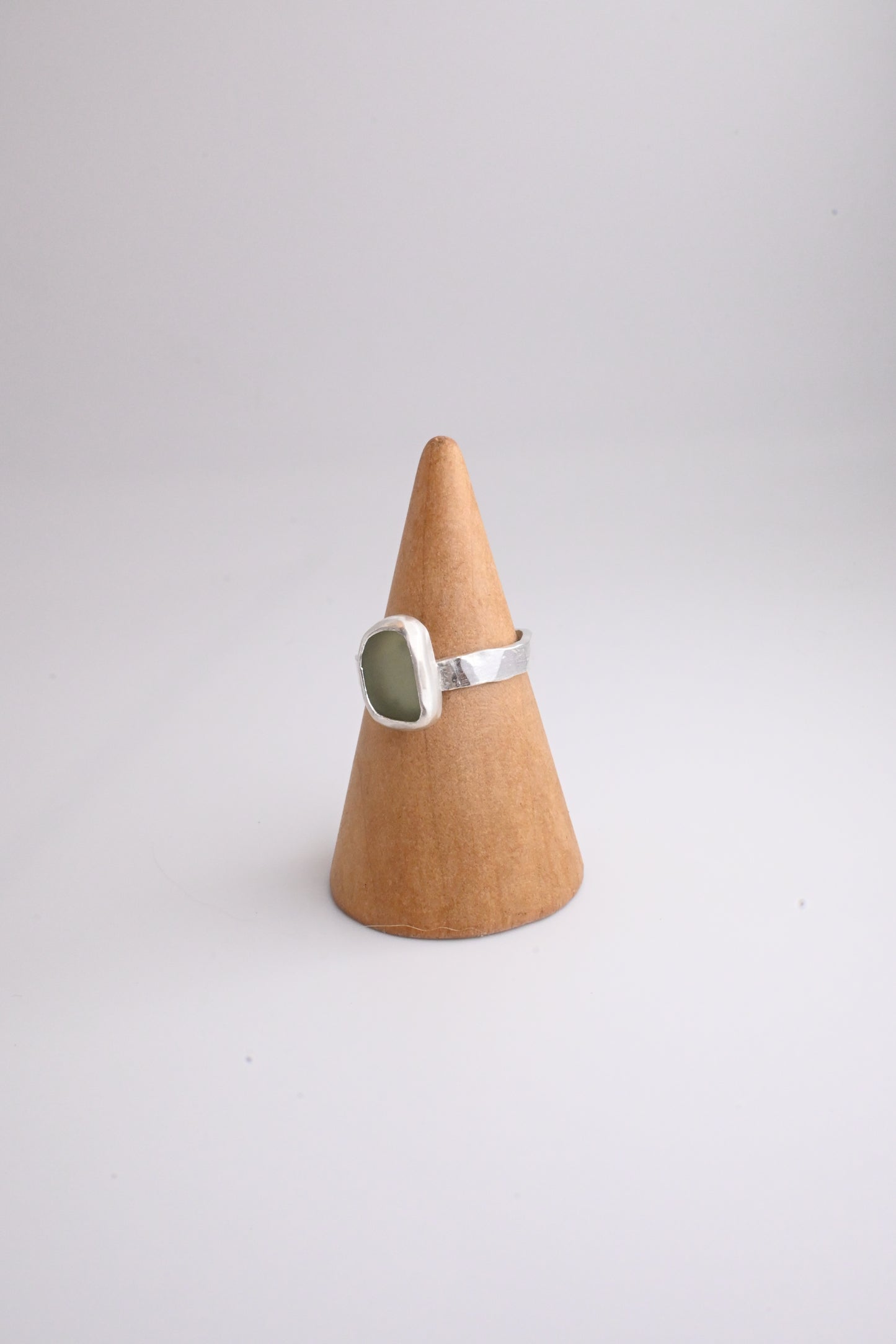 Sea Glass Ring 3mm [Size 7.5]