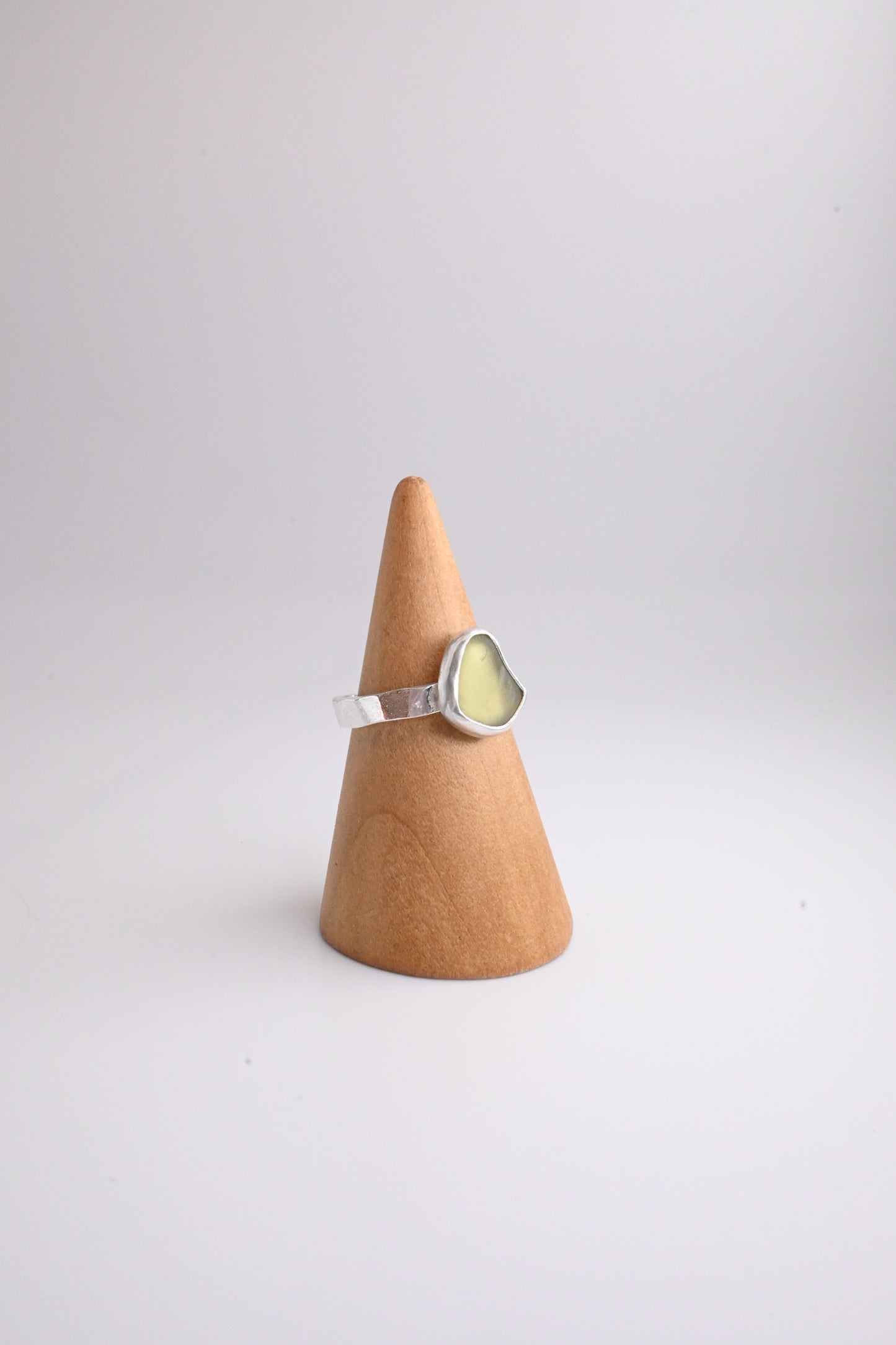 Sea Glass Ring 3mm [Size 7]