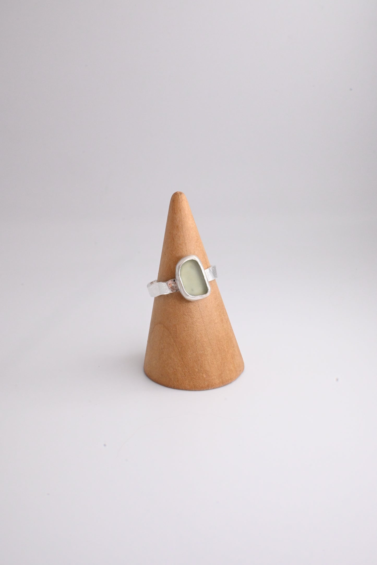 Sea Glass Ring 3mm [Size 7.5]