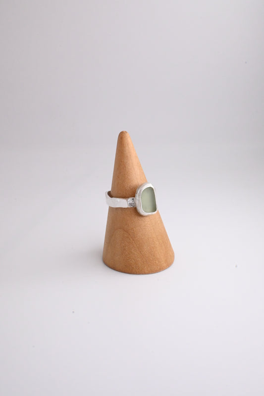 Sea Glass Ring 3mm [Size 7.5]
