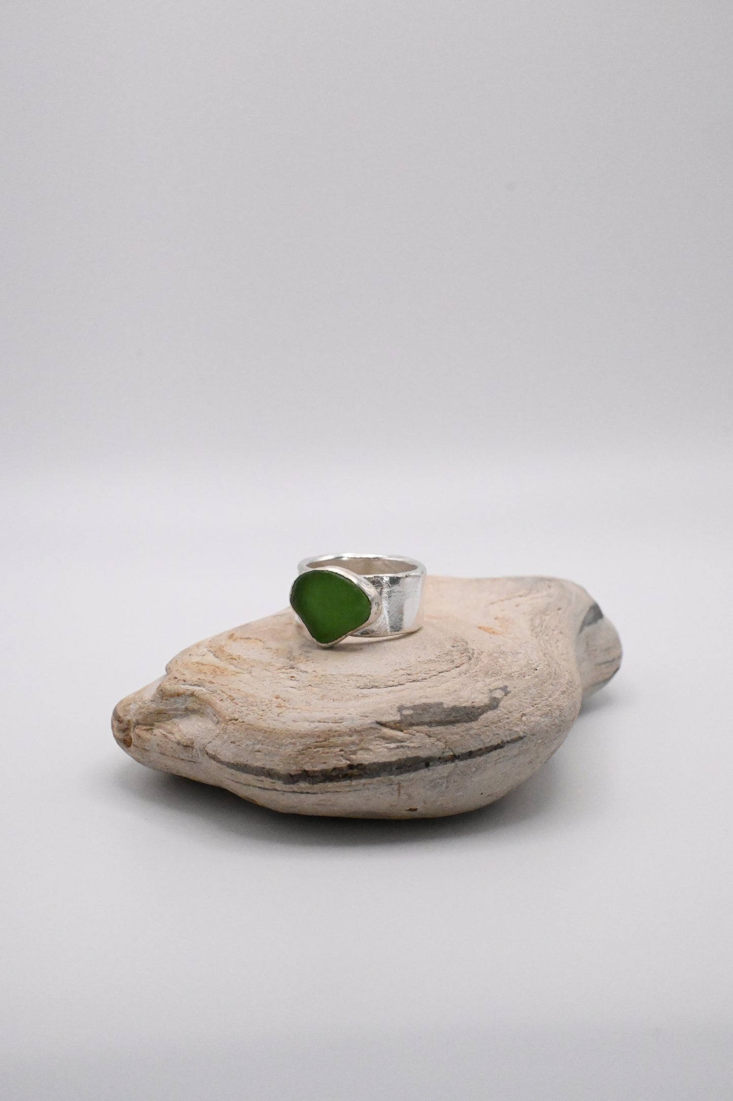 Sea Glass Chunky Ring 10mm [Size 7.5]