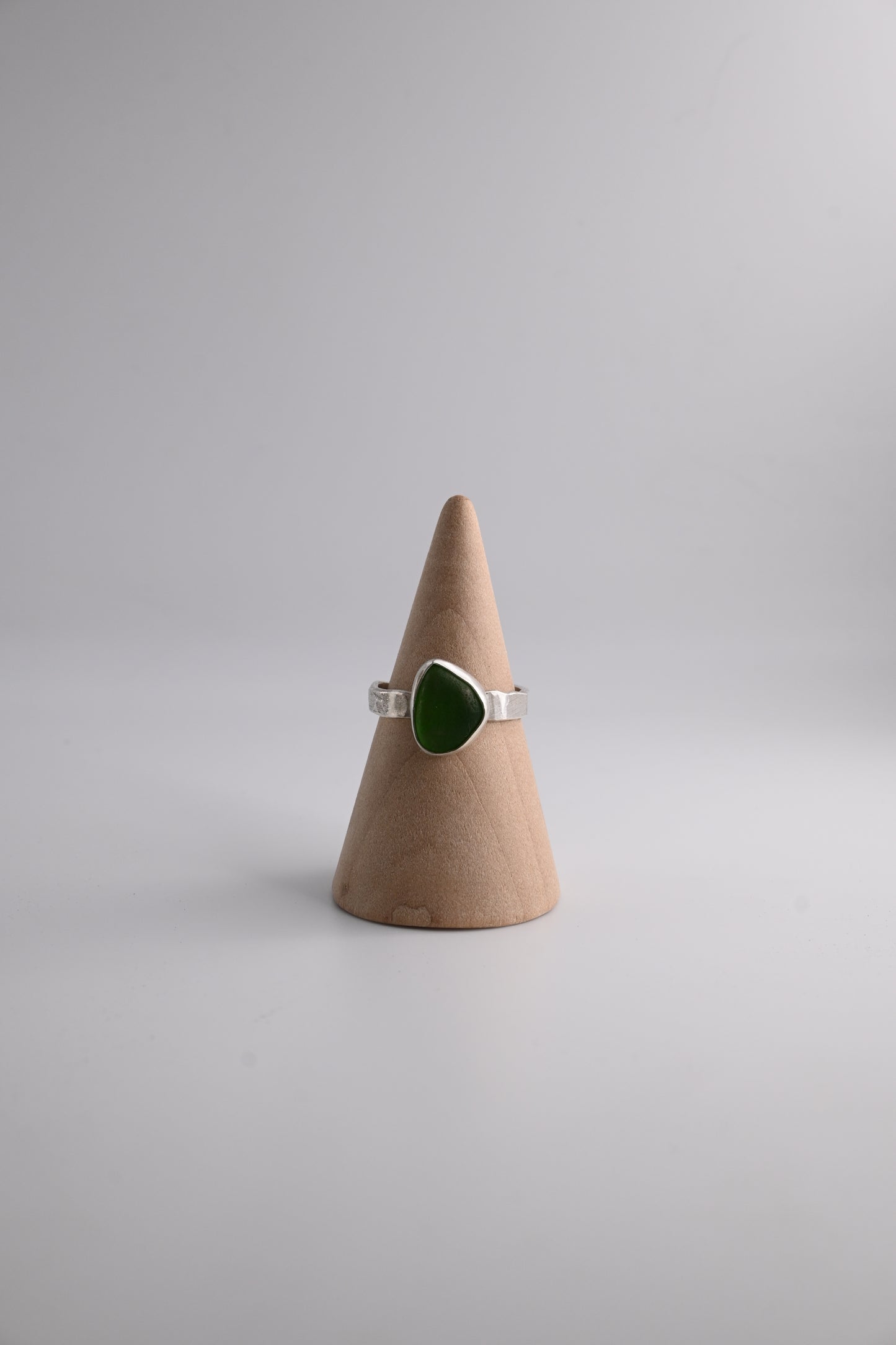 Sea Glass Ring 3mm [Size 7.5]