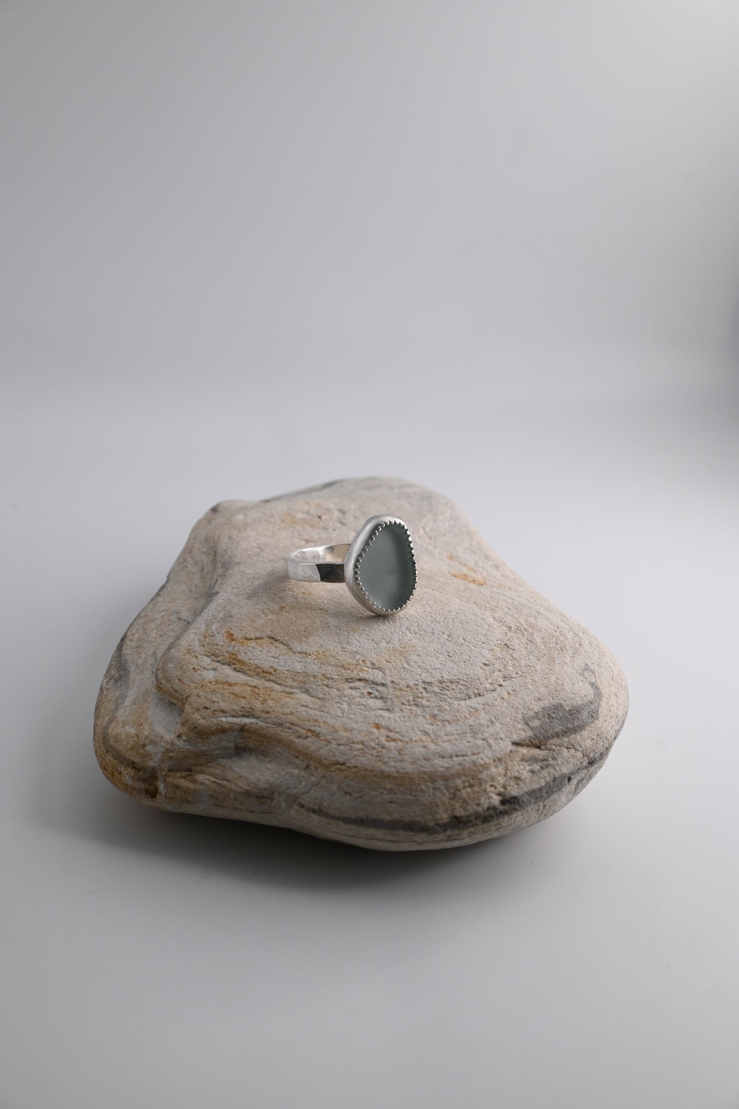 Sea Glass Ring 3mm [Size 8]