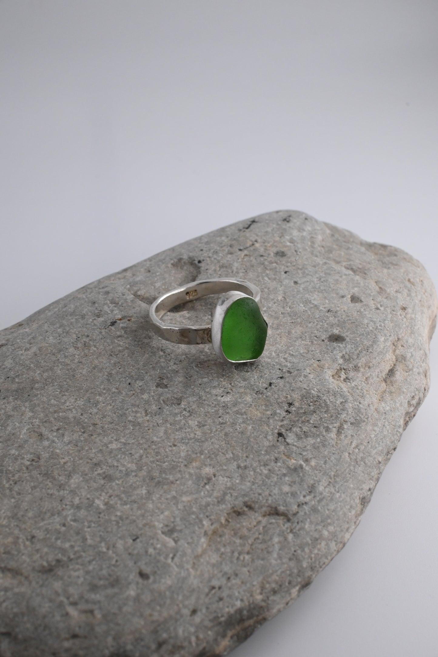 Sea Glass Ring 3mm [Size 7]