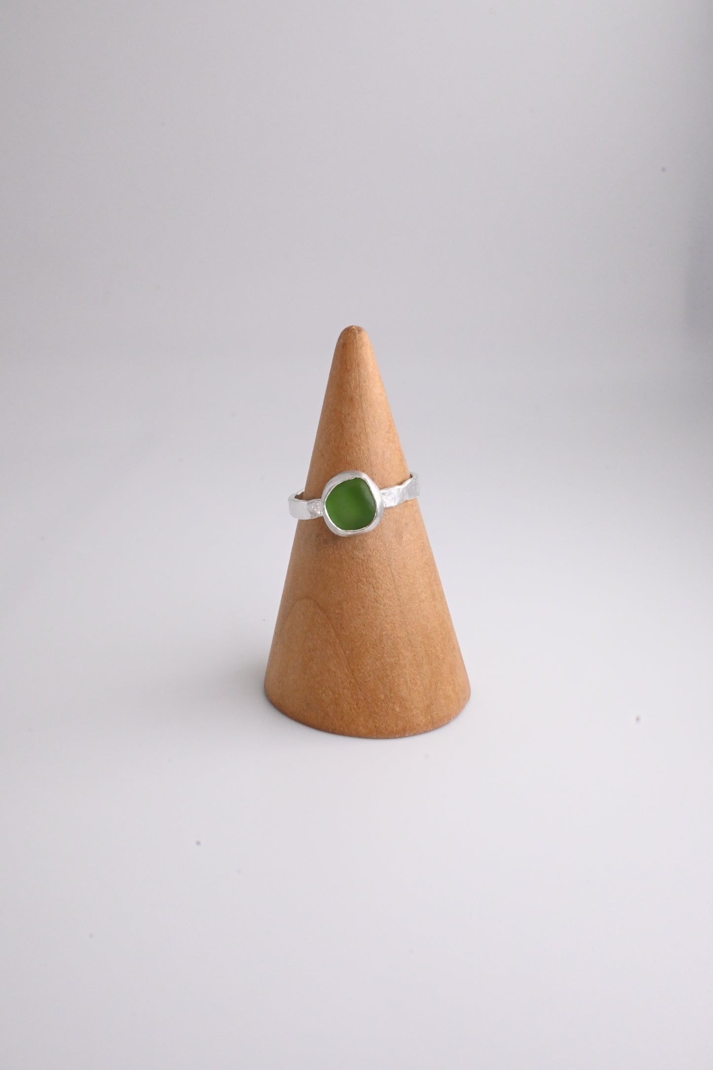 Sea Glass Ring 1mm [Size 5.5]