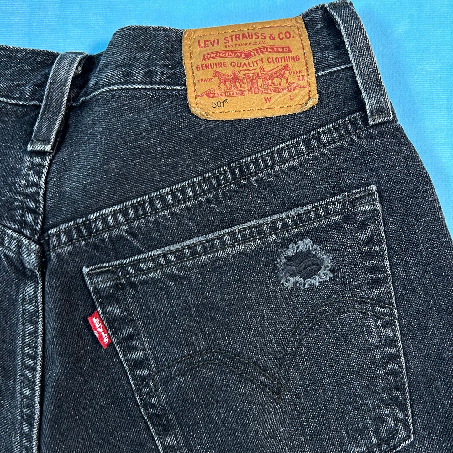 Vintage Levi's 501 Short [Size 27]