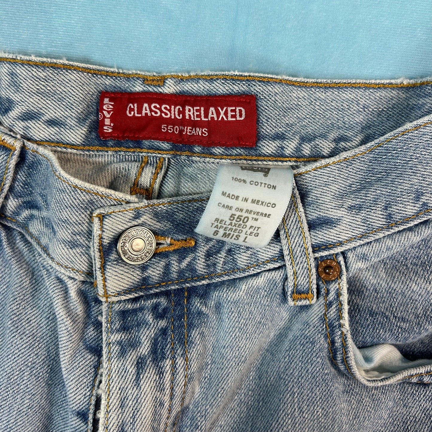 Vintage Levi’s Classic Relaxed 550 Jeans [Size 27]